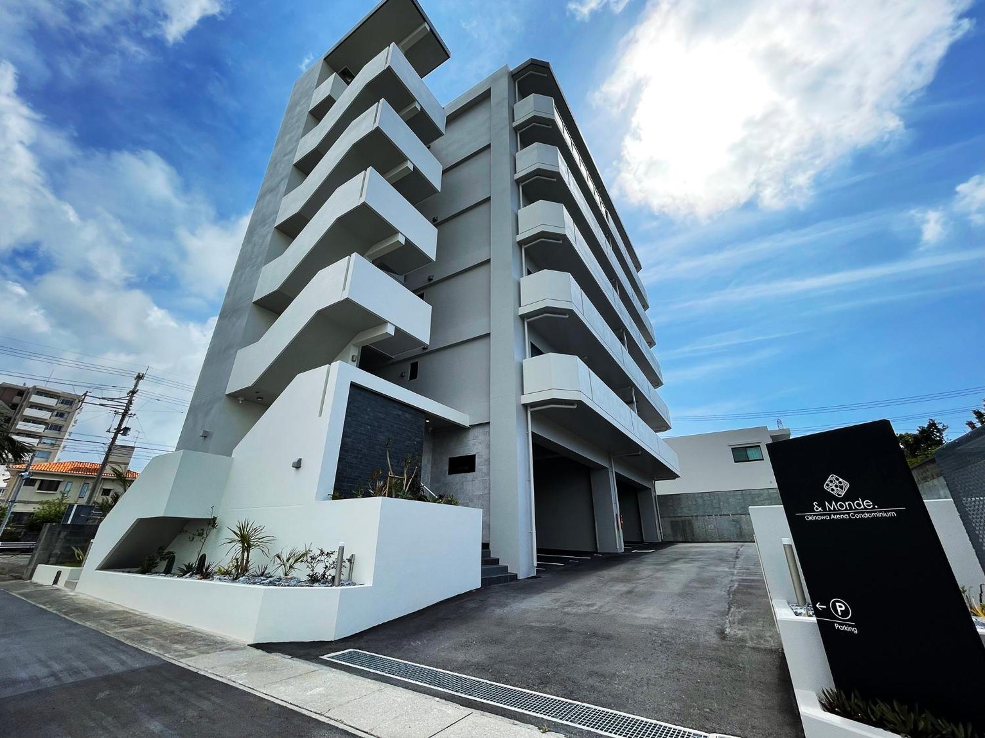 ＆Monde. Okinawa Arena Condominium Bagian luar foto